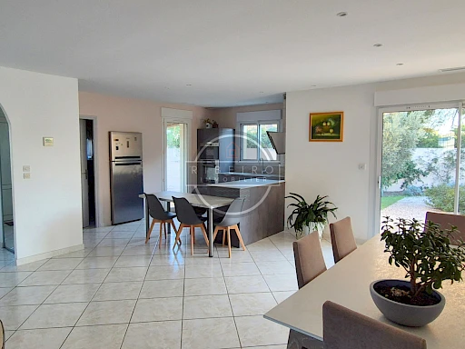Villa T6 de plain-pied à vendre au Grau d'Agde