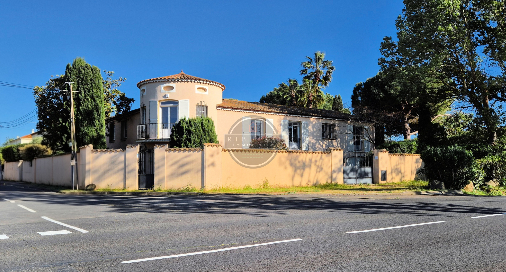 Villa avec vue sur l'Hérault à vendre à Agde